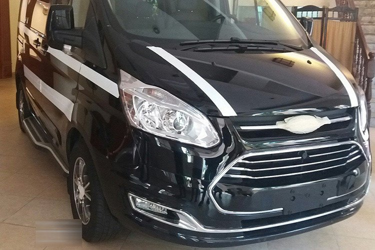 Xe mới Ford Tourneo lộ ảnh trước ngày ra mắt - Hình 1