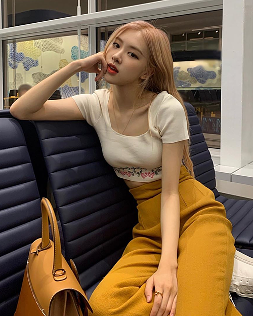 Bộ Sưu Tập Áo Khoe Eo Giá Rẻ Bất Ngờ Của Black Pink - Phong Cách Sao - Việt  Giải Trí