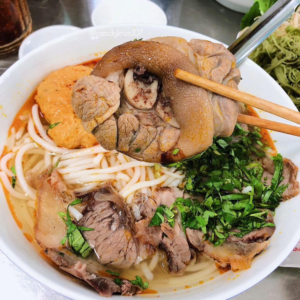 Ấm bụng ngày mưa với 6 địa chỉ bán bún bò Huế chất lượng ở TP.HCM - Hình 11