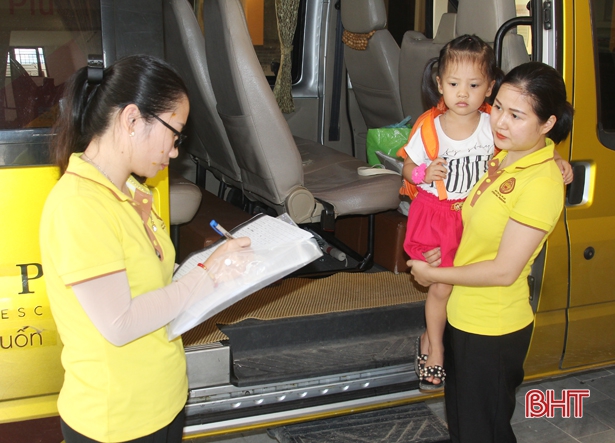Các trường học ở Hà Tĩnh siết chặt quy trình quản lý, đưa đón học sinh - Hình 3