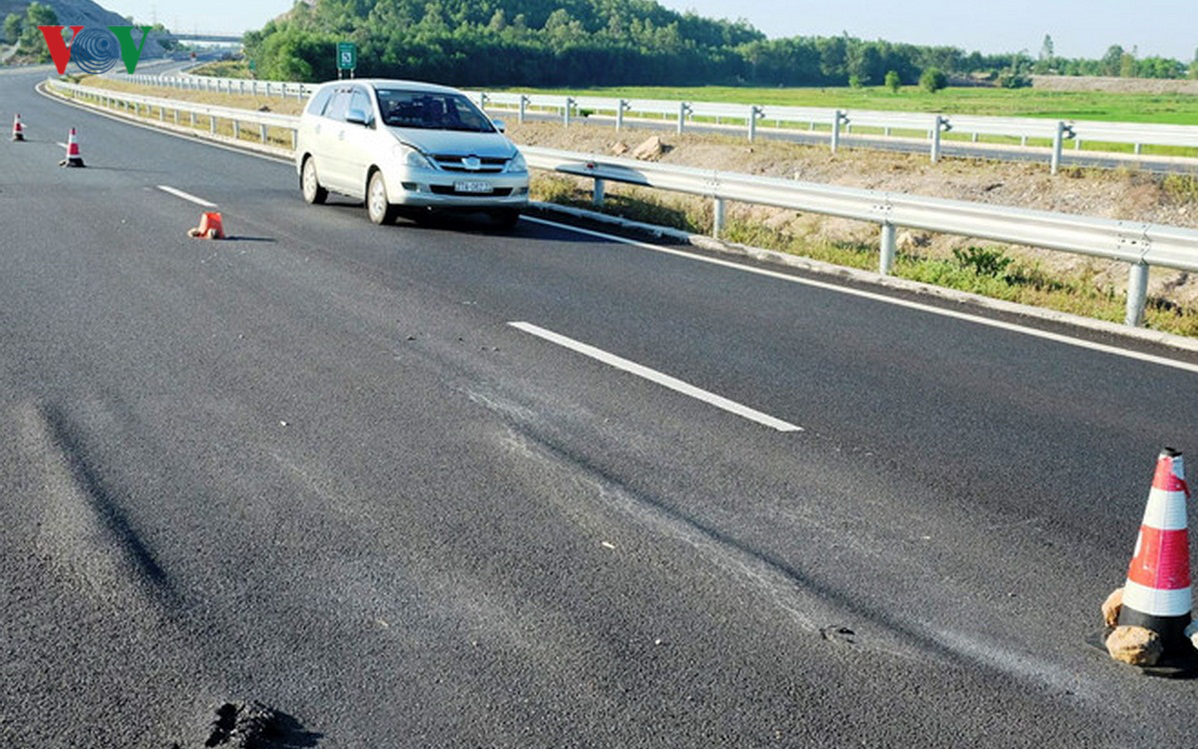 Cao tốc Đà Nẵng-Quảng Ngãi: Dự án chưa xong đã thu phí, dân kêu trời - Hình 1