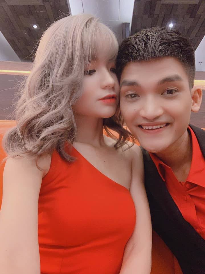 Phản ứng của bạn gái Mạc Văn Khoa khi được Á hậu 1 thừa nhận giống bạn trai mình - Hình 4