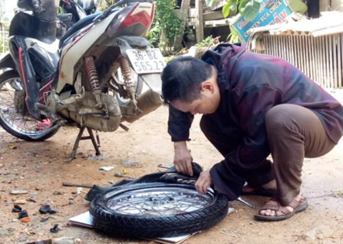 Thanh Hóa: Cận cảnh cung đường đến trường của giáo viên sau mưa lũ ở Mường Lát - Hình 5