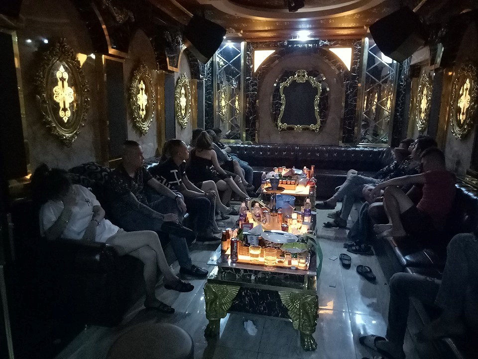 TP.HCM: Gần 30 dân chơi nghi phê ma túy ở nhà hàng - Hình 1