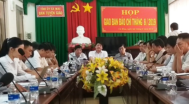 Vụ dùng xăng, dao tấn công đoàn cưỡng chế: Nếu đủ cơ sở sẽ khởi tố vụ án - Hình 1