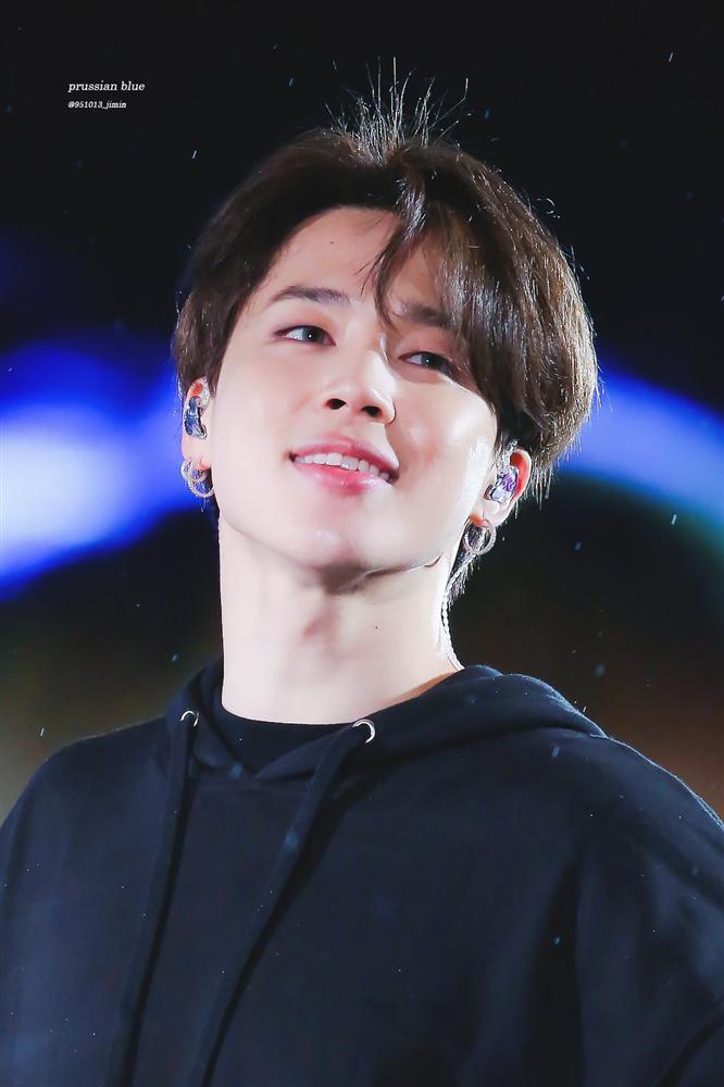 Fan của Jimin BTS có thể mua được hẳn cả một sao trên vũ trụ để tặng sinh  nhật idol