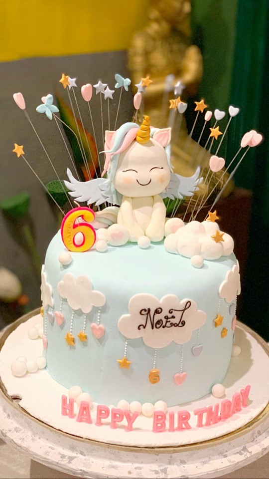 20 mẫu bánh sinh nhật Hello Kitty màu hồng dễ thương