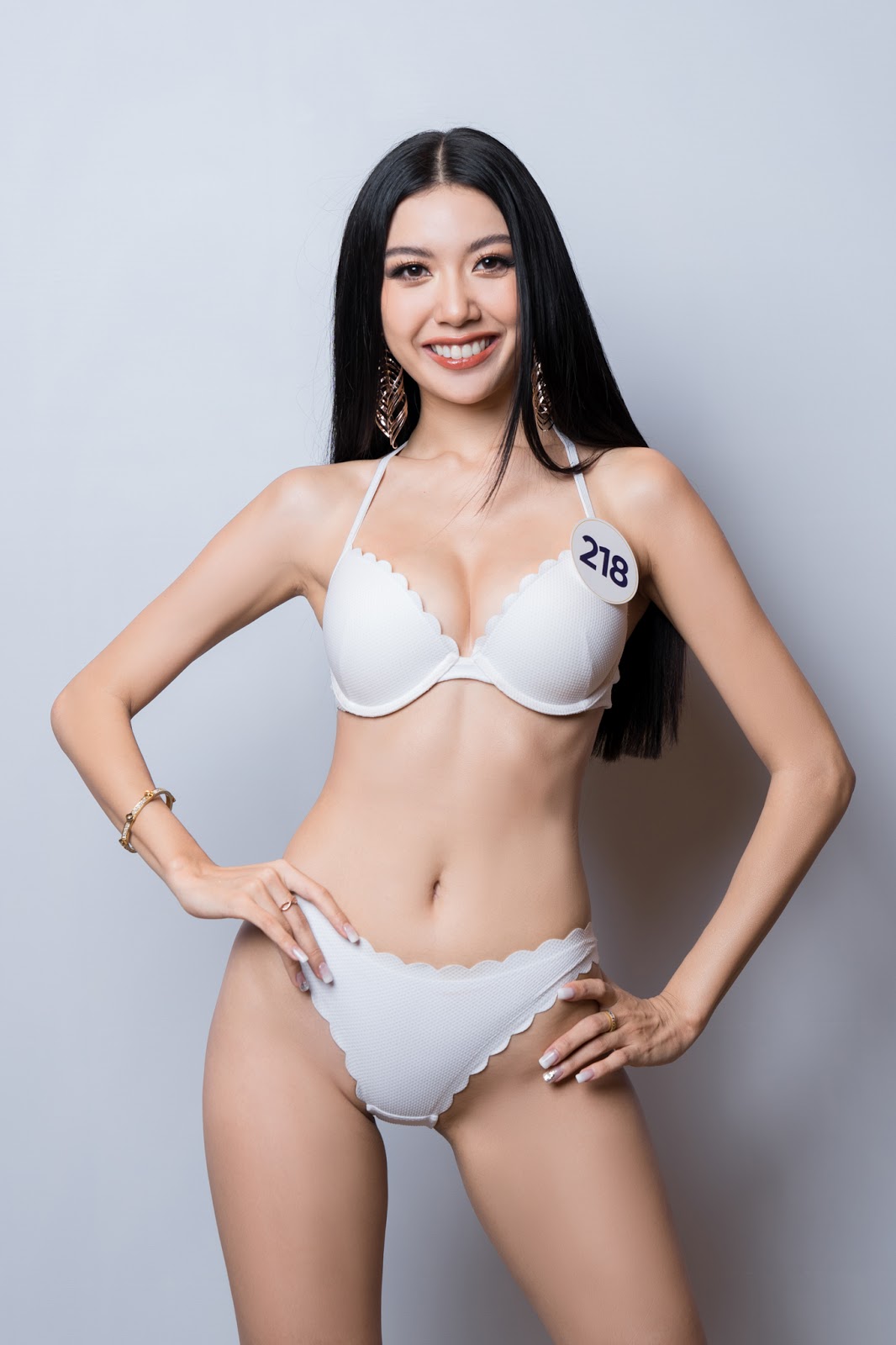 Dàn chiến binh '5000 máu' của Miss Universe Vietnam đọ dáng trong...