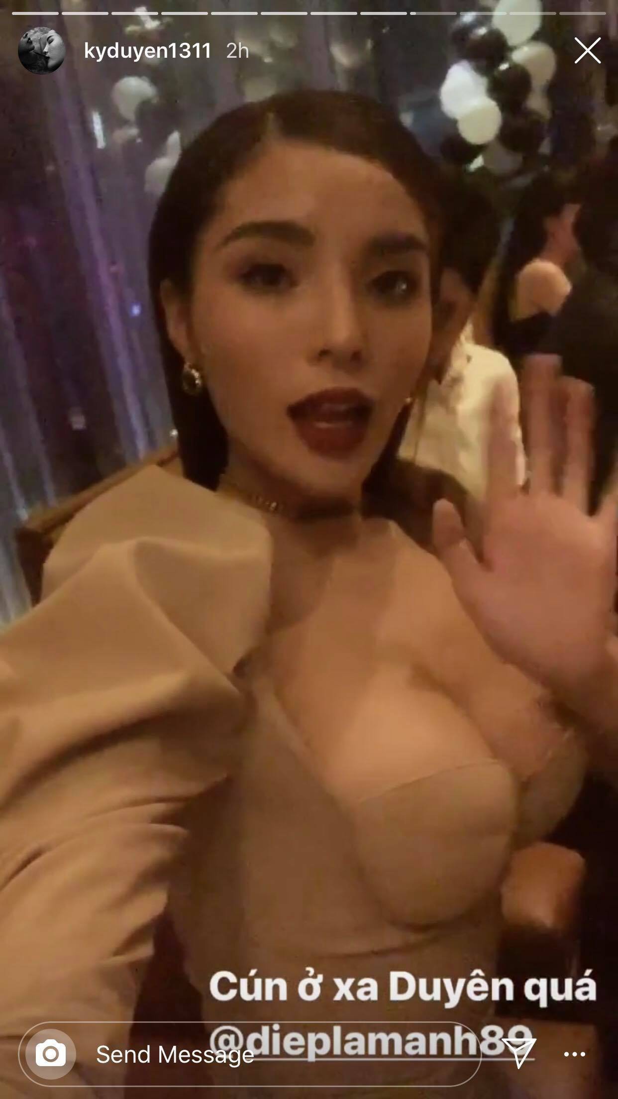 Diện cùng một mẫu váy: Lan Ngọc gợi cảm vừa đủ, nhưng quay sang Kỳ Duyên lại như thể vòng 1 sắp tuôn trào - Hình 3