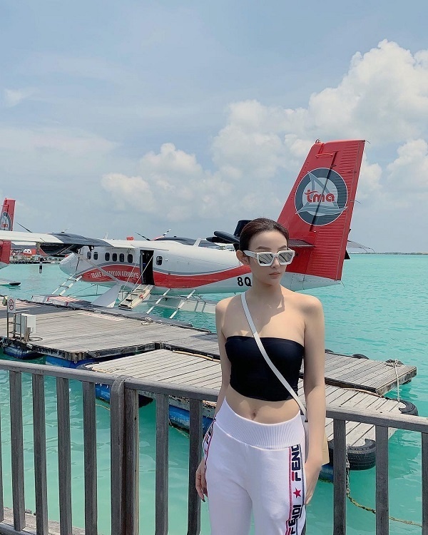 Phát hờn vì body nóng bỏng của 3 mỹ nữ có gương mặt ngây thơ nhất showbiz Việt - Hình 16