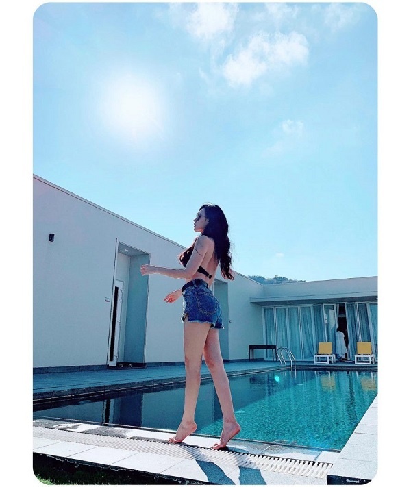 Phát hờn vì body nóng bỏng của 3 mỹ nữ có gương mặt ngây thơ nhất showbiz Việt - Hình 7