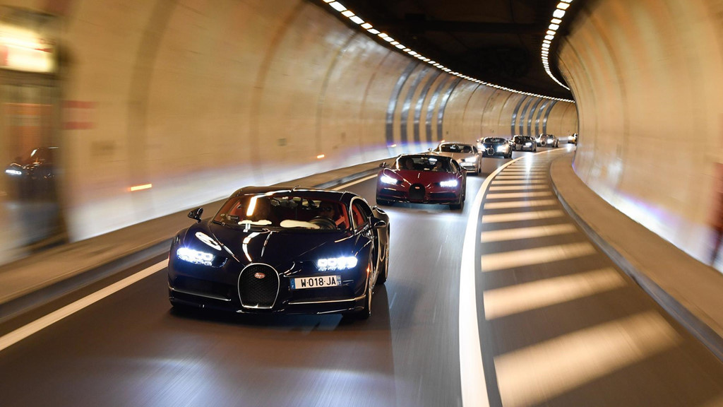 Hàng trăm siêu xe Bugatti hội ngộ nhân kỷ niệm 110 năm thành lập hãng - Hình 11