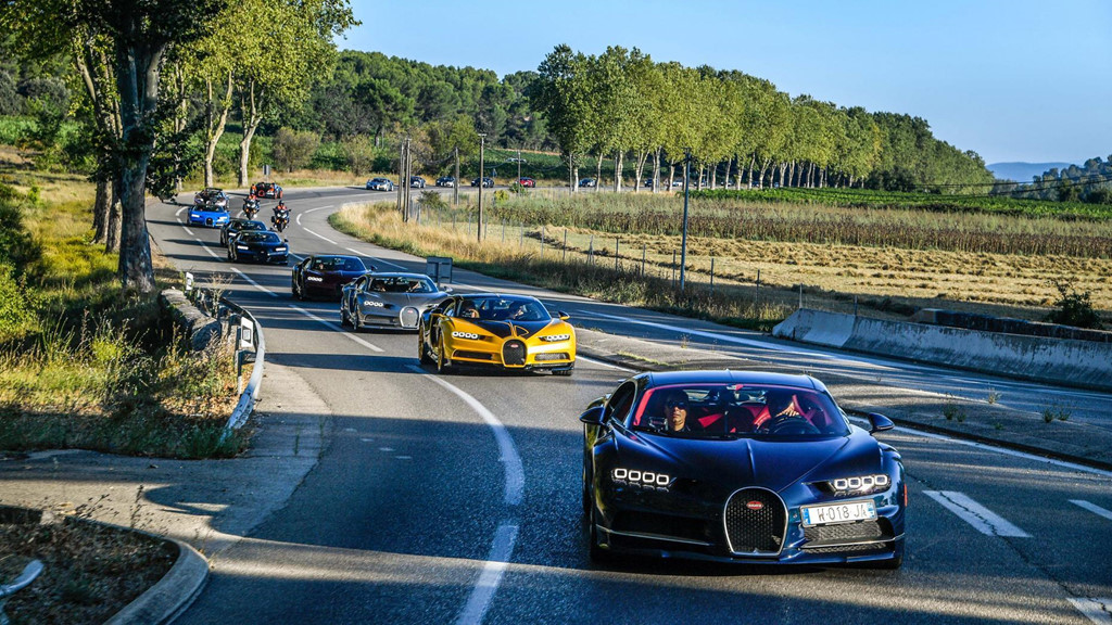 Hàng trăm siêu xe Bugatti hội ngộ nhân kỷ niệm 110 năm thành lập hãng - Hình 17