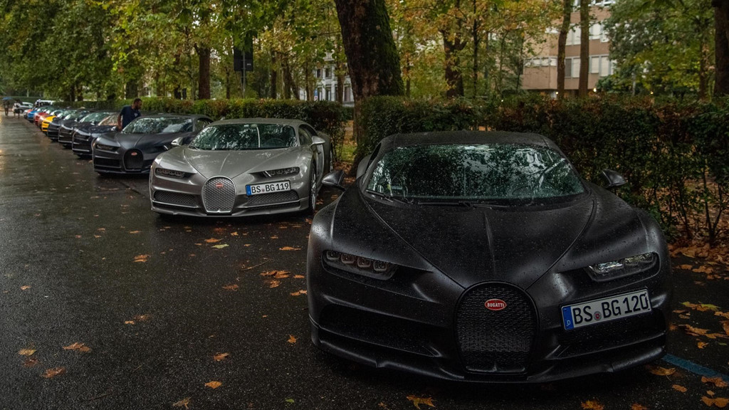 Hàng trăm siêu xe Bugatti hội ngộ nhân kỷ niệm 110 năm thành lập hãng - Hình 13
