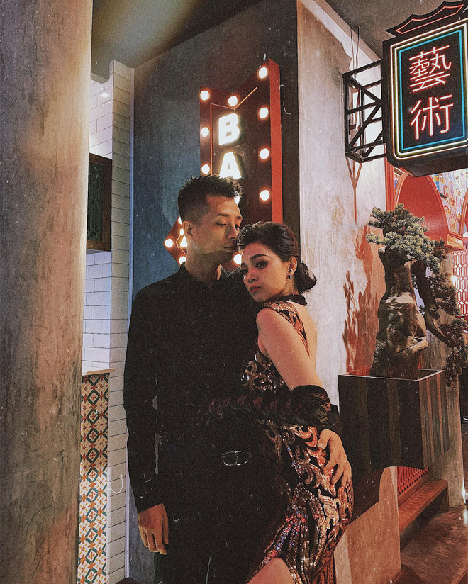 Hội bạn thân hot mom của Ngọc Mon: Lên đồ mừng sinh nhật như poster phim TVB, các ông chồng cũng chịu khó đu đưa diễn xuất - Hình 6