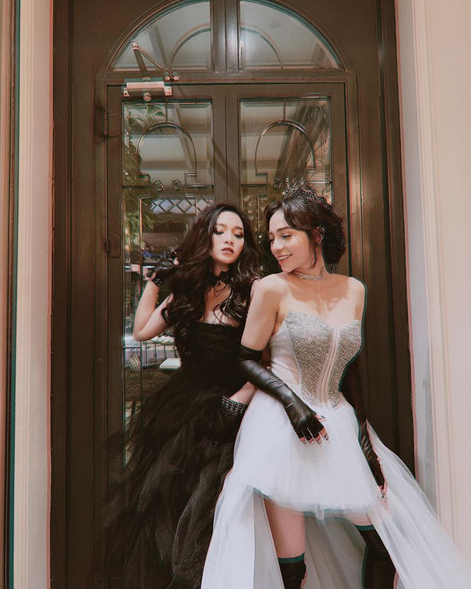 Hội bạn thân hot mom của Ngọc Mon: Lên đồ mừng sinh nhật như poster phim TVB, các ông chồng cũng chịu khó đu đưa diễn xuất - Hình 13