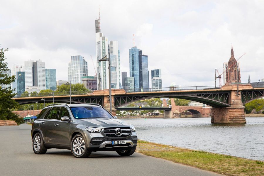Mercedes-Benz GLC và GLE hybrid hoàn toàn mới ra mắt ấn tượng với phạm vi chạy điện hơn 100km - Hình 1