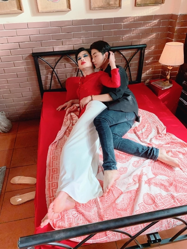 Quang Trung lại tình tứ bên Cris Phan, CĐM: Trông cũng đẹp đôi hé - Hình 3