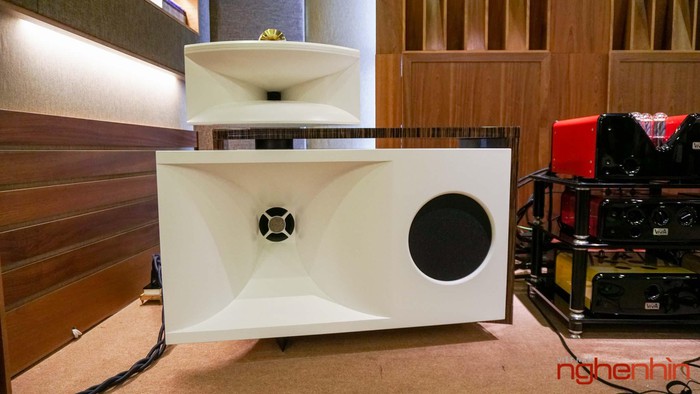 Trên tay loa kèn Viva Audio Nuda tại Việt Nam - Hình 3