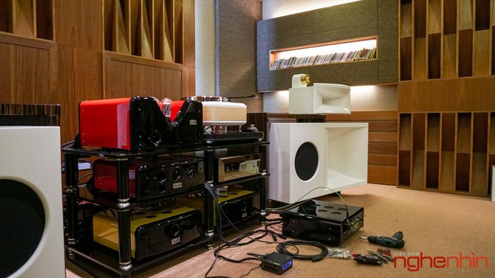 Trên tay loa kèn Viva Audio Nuda tại Việt Nam - Hình 4