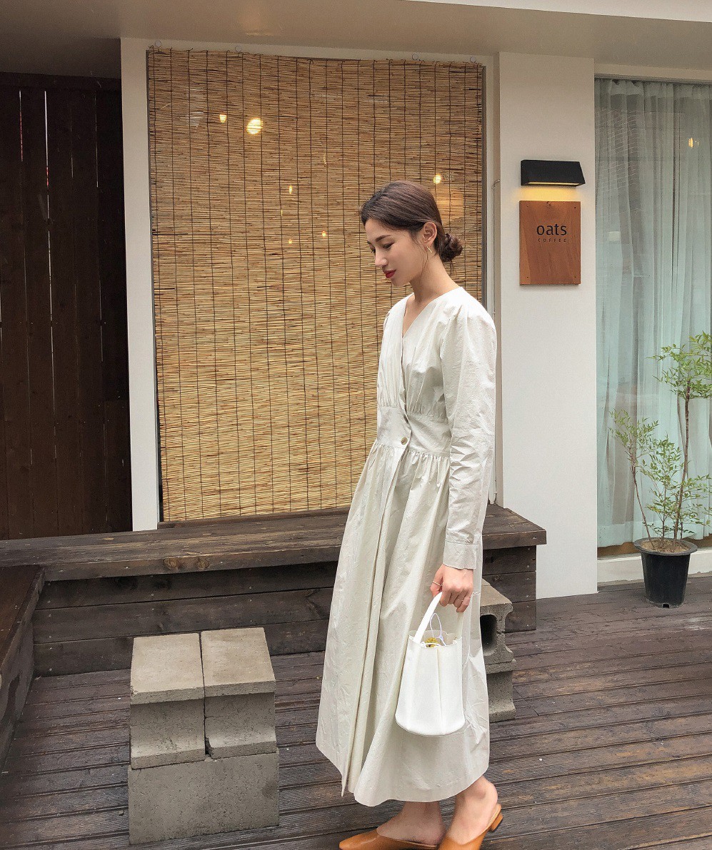 Trông cũng đơn giản mà sao diện lên sang chảnh hết sức, đây là 4 ý tưởng diện đồ nàng công sở không thể bỏ qua - Hình 6