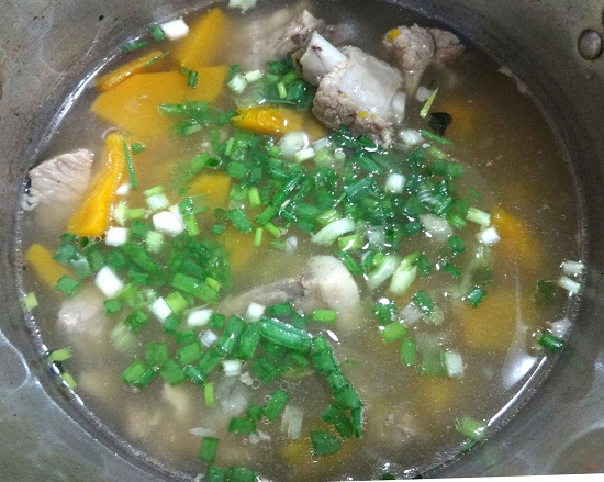 Cách làm sườn bò hầm giá và bí đỏ hấp dẫn - Hình 3