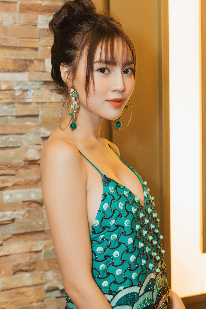 Gợi cảm mà không phản cảm, dân tình sẽ rất mong chờ những màn hở có đẳng cấp của 5 mỹ nhân này trong năm 2020 cho mà xem - Hình 9