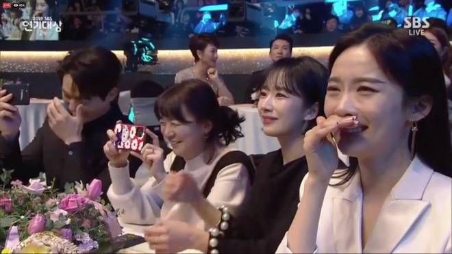 Jang Nara vừa khóc vừa cười ẵm giải bự, phim bạc tỉ Vagabond bất ngờ thua đậm tại SBS Drama Awards 2019 - Hình 7