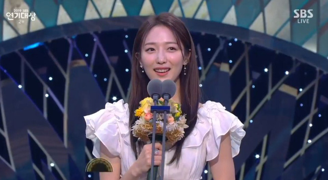 Jang Nara vừa khóc vừa cười ẵm giải bự, phim bạc tỉ Vagabond bất ngờ thua đậm tại SBS Drama Awards 2019 - Hình 6