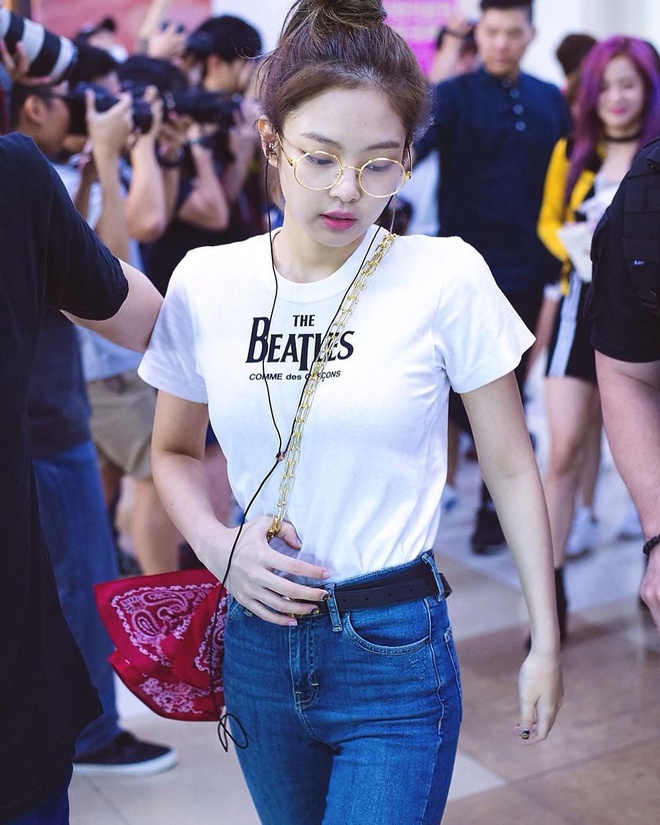 Jennie và 10 lần trông gợi cảm nhất khi mặc quần jeans bó sát - Hình 5