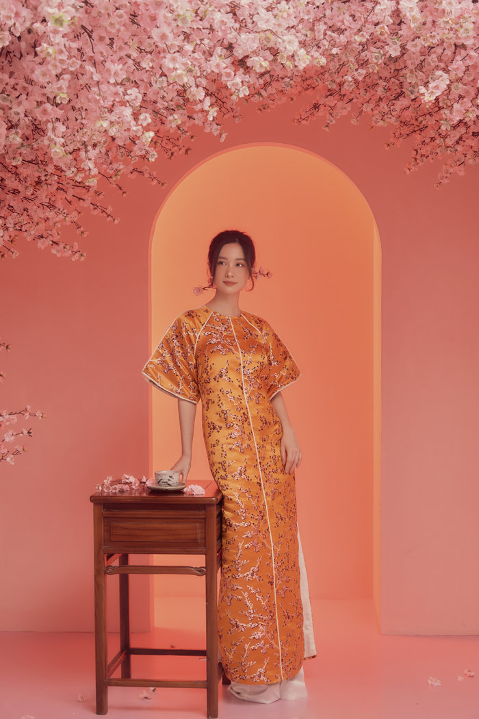 Jun Vũ hóa nàng thơ thanh nhã, diện áo dài tha thướt đón mùa Xuân - Hình 8