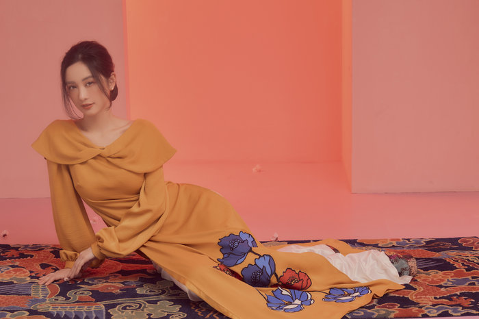 Jun Vũ hóa nàng thơ thanh nhã, diện áo dài tha thướt đón mùa Xuân - Hình 12