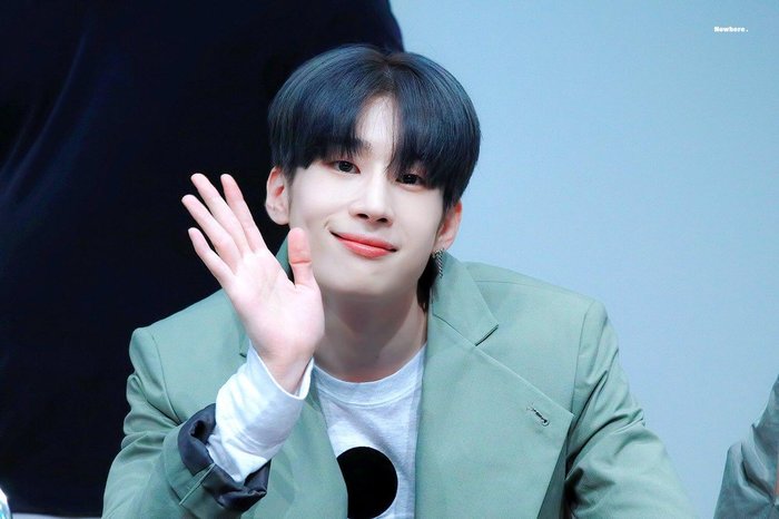 Không cần Dispatch khui, Han Seung Woo (X1) - Jung Eun Ji (Apink) lộ ảnh hẹn hò ngày đầu năm 2020 và đây là động thái của công ty - Hình 1