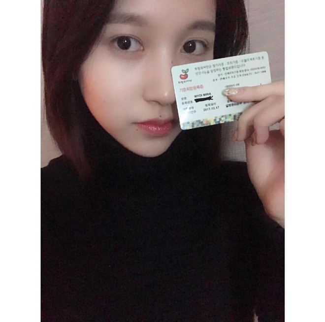 Mỹ nhân Mina (TWICE) bất ngờ đăng kí hiến tạng ở cả Nhật và Hàn dù đang bị bệnh, nhiều fan bật khóc vì xúc động - Hình 2