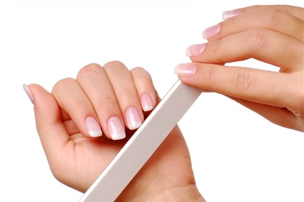Những cách để giữ móng tay chắc và khỏe - Hình 3