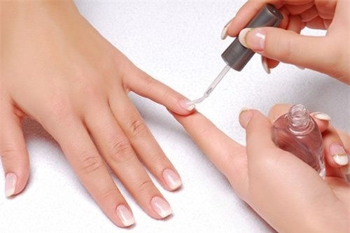 Những cách để giữ móng tay chắc và khỏe - Hình 6