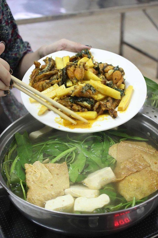 Rủ nhau đi ăn lẩu ếch Lee Tống ngon nức tiếng Hà Nội - Hình 2