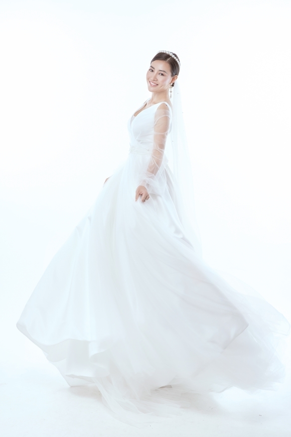 Thanh Hương kỷ niệm 10 năm kết hôn - Hình 2