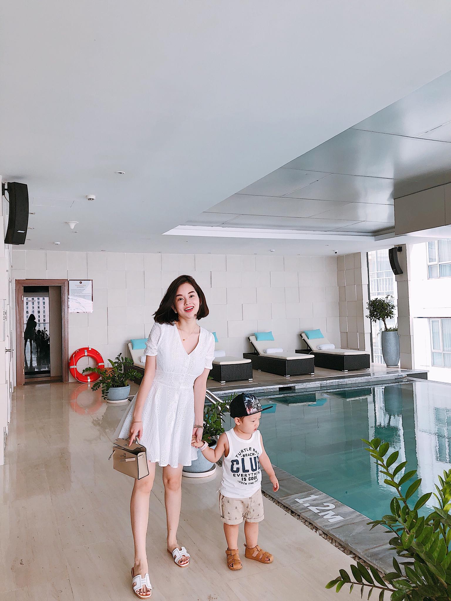 Tình cũ Mạc Hồng Quân sắm đồng hồ nửa tỷ, túi hiệu trăm triệu - Hình 4