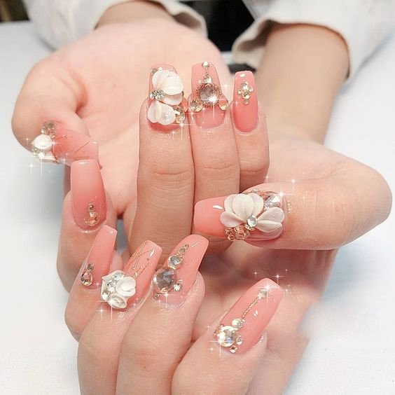 Tìm kiếm hình nail đẹp mới nhất để nâng cao phong cách của bạn? Đừng bỏ qua bộ sưu tập của chúng tôi với các màu sắc tươi sáng và thiết kế tinh tế nhất, sẽ khiến bạn cảm thấy tự tin và cá tính hơn.