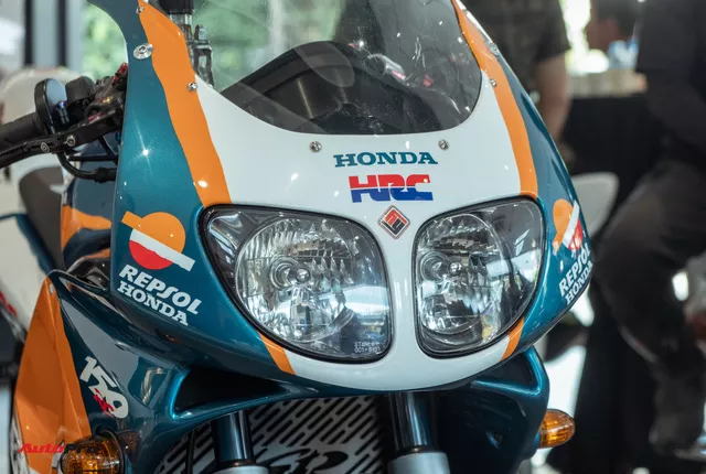 Biker Sài Gòn lột xác huyền thoại Honda NSR 150 cũ kỹ từ vài chục triệu  thành bản độ hơn 200 triệu đồng nức lòng dân chơi Việt
