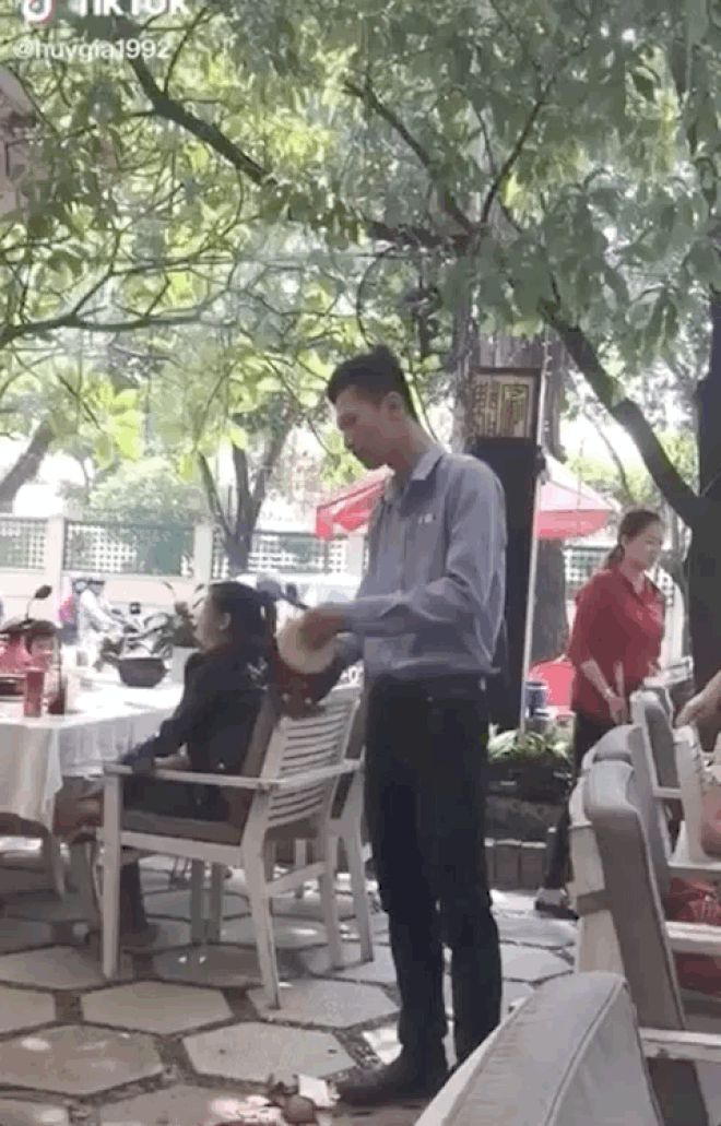 Ăn cơm thôi mà, vì sao phải đập cái nồi? - Hình 2