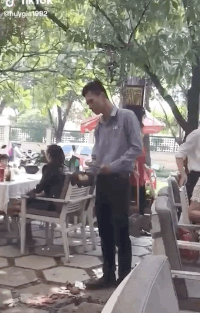 Ăn cơm thôi mà, vì sao phải đập cái nồi? - Hình 1