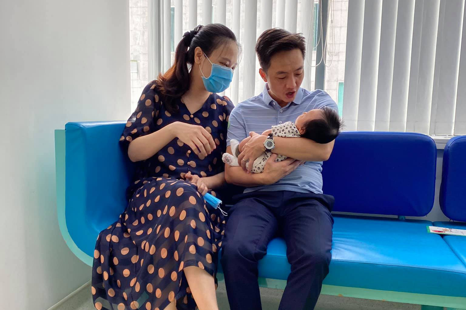 Ảnh hậu trường của Quỳnh Kool, Hồng Diễm và NSND Thu Hà - Hình 2
