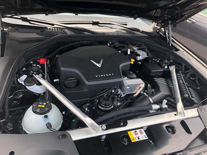 Bảng giá xe VinFast Lux A2.0 lăn bánh tháng 10/2020 - Hình 8
