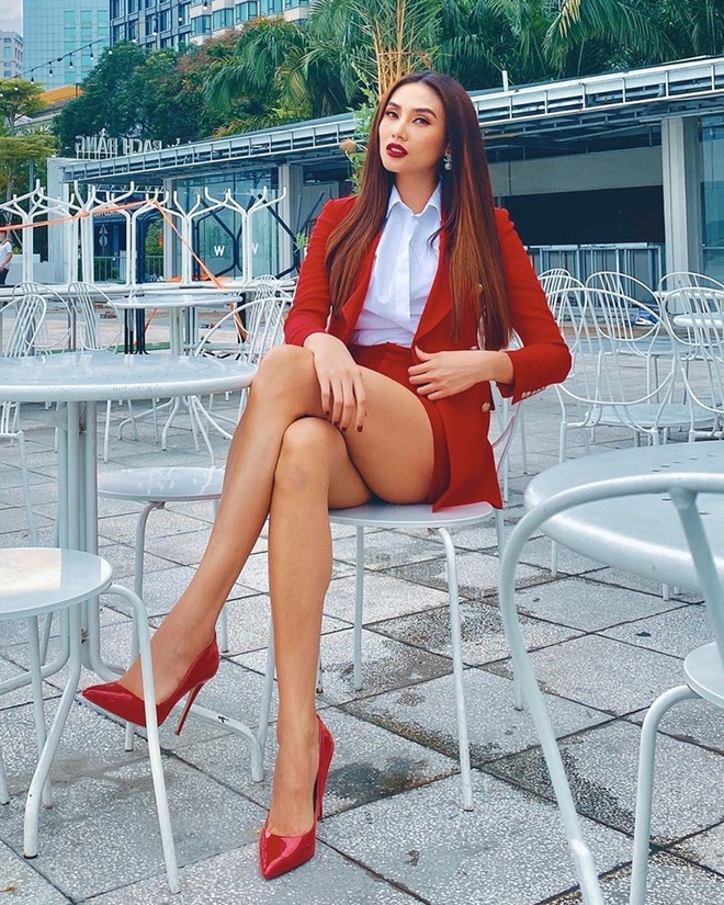 Dàn mỹ nhân chuộng mặc suit kèm quần shorts cùng màu - Hình 7
