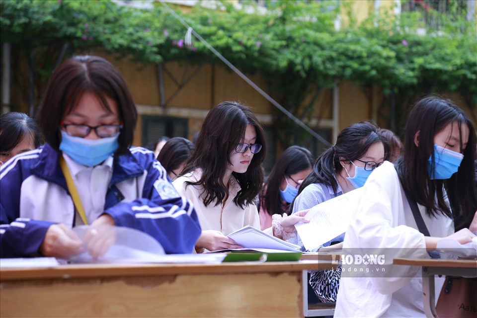 Dàn nữ sinh đạt 30/30 điểm xinh tươi trong ngày nhập học - Hình 2
