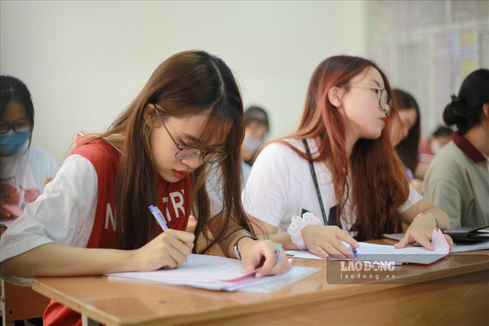 Dàn nữ sinh đạt 30/30 điểm xinh tươi trong ngày nhập học - Hình 8