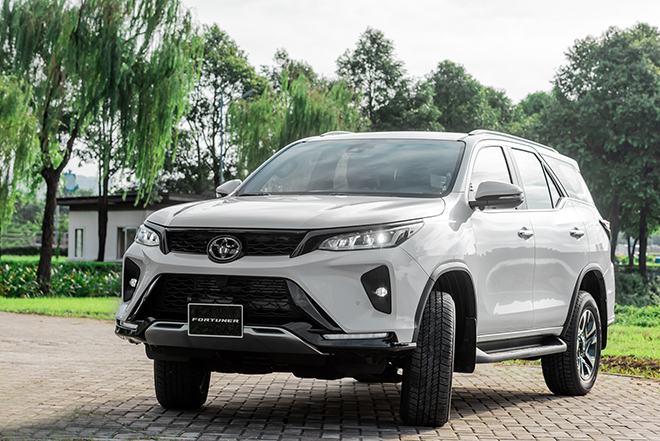 Giá xe Toyota Fortuner lăn bánh mới nhất tháng 10/2020 - Hình 2