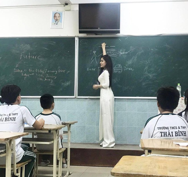 Không riêng Âu Hà My, hội cô giáo hot nhất MXH cũng chuộng mặc gợi cảm khoe body bốc lửa - Hình 15